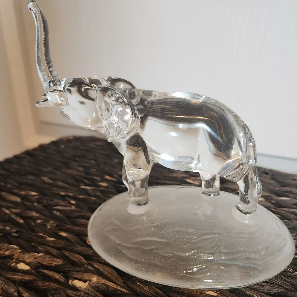 Vintage d'Arques 24% Lead Crystal France Elephant Figurine Sculpture FrostedBase